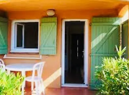 Vue Golf De St Tropez Avec Piscine 4 Personnes * Les Issambres