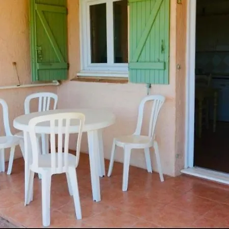 Vue Golf De St Tropez Avec Piscine 4 Personnes Apartment